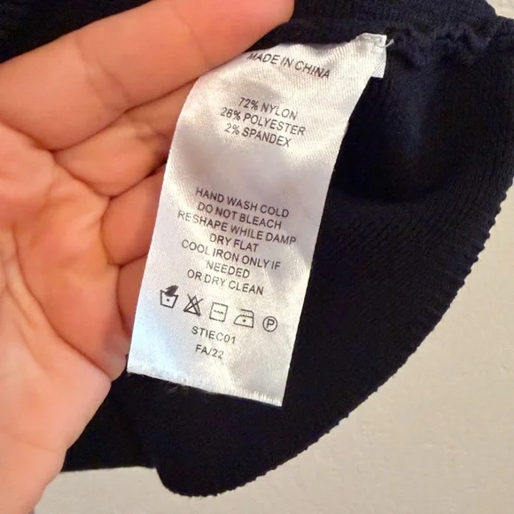 Quince Cropped Halter Ribbed Knit Tank black large - Picture 5 of 5